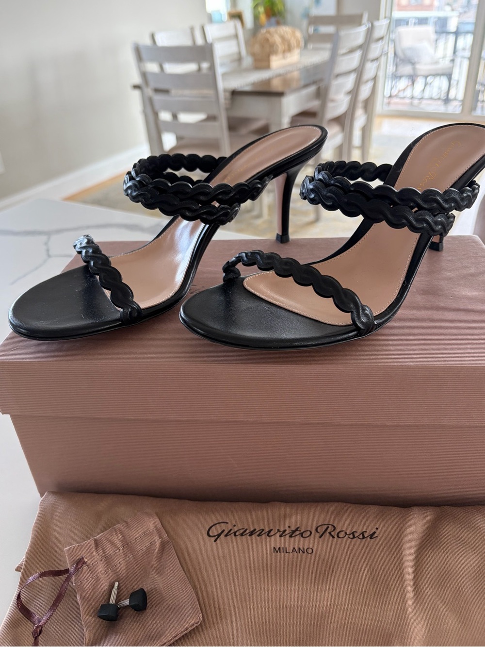 Gianvito Rossi Scalloped Sandals Leather Heels Mules Black Nappa Sz 39 / 8.5